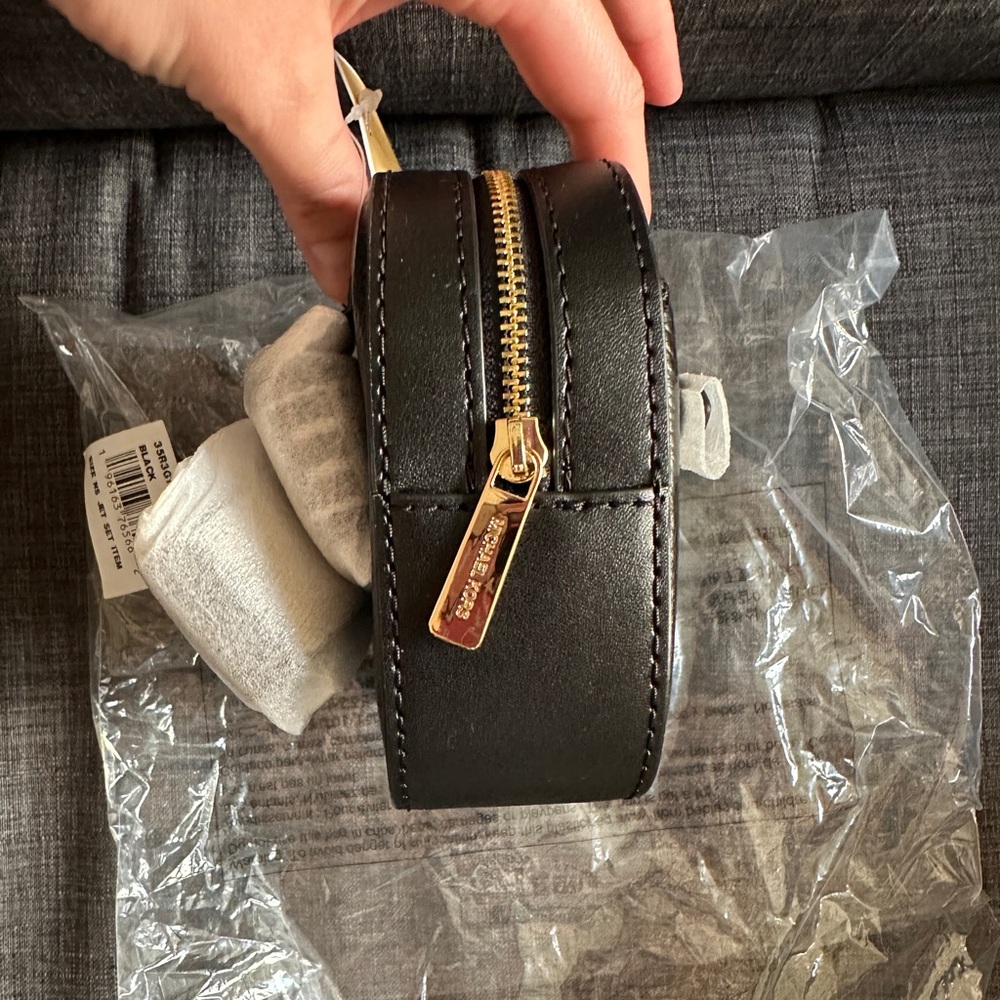 NWT Michael Kors Black Pebbled Leather Bag with Gold Accents - Picture 4 of 6